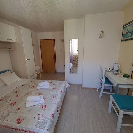 Private Room In The Center Of Split Bagian luar foto