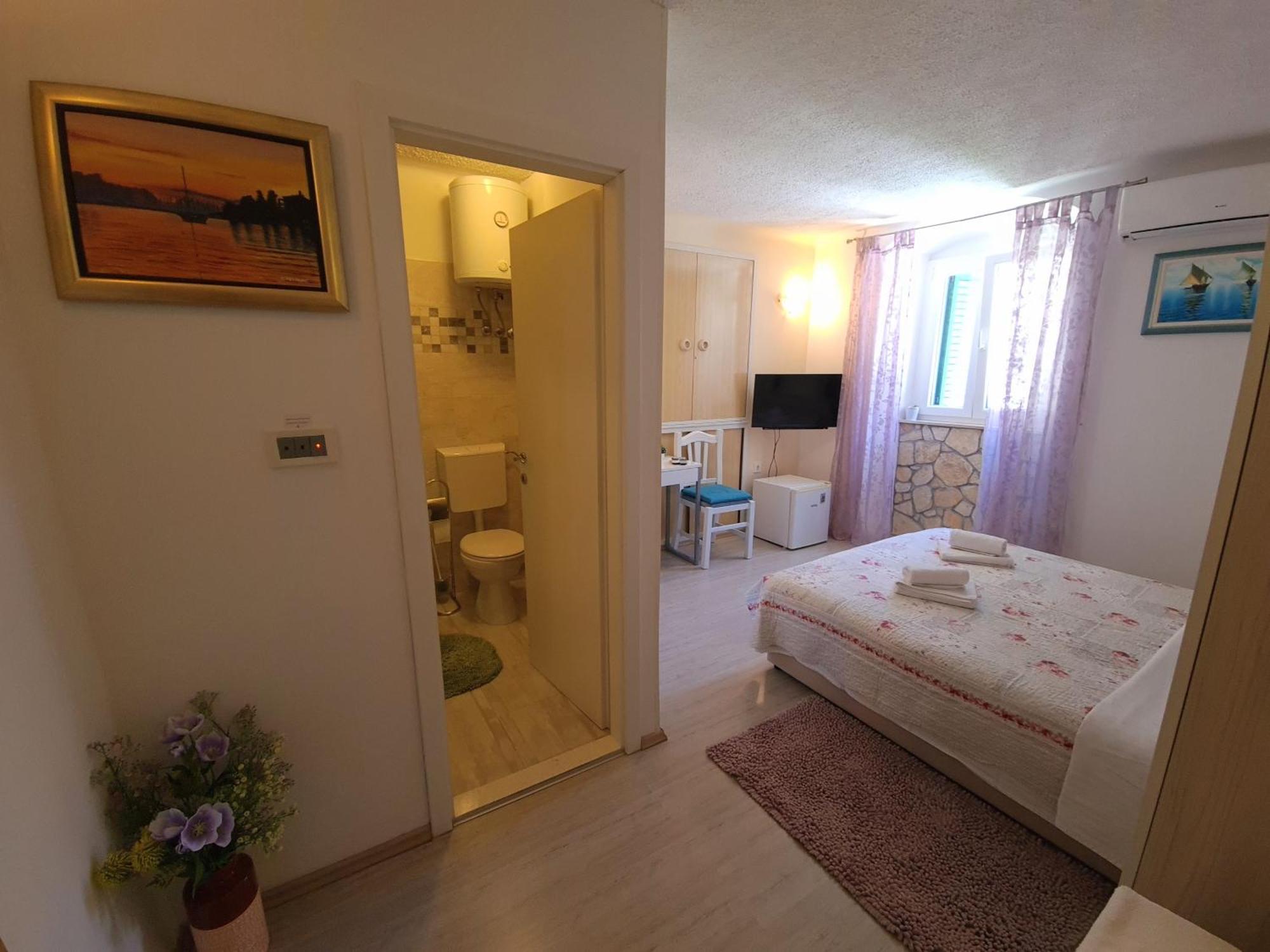 Private Room In The Center Of Split Bagian luar foto