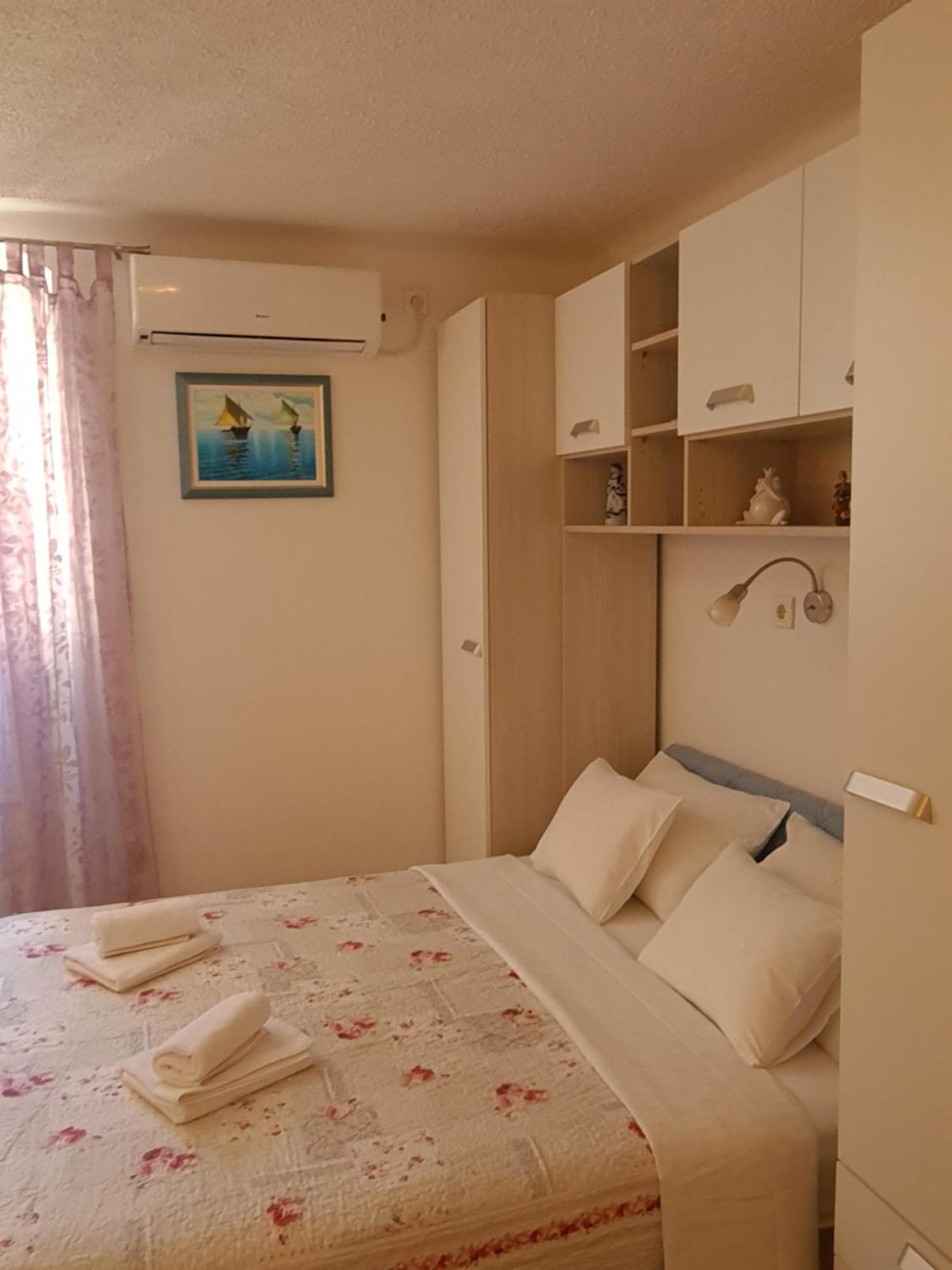 Private Room In The Center Of Split Bagian luar foto