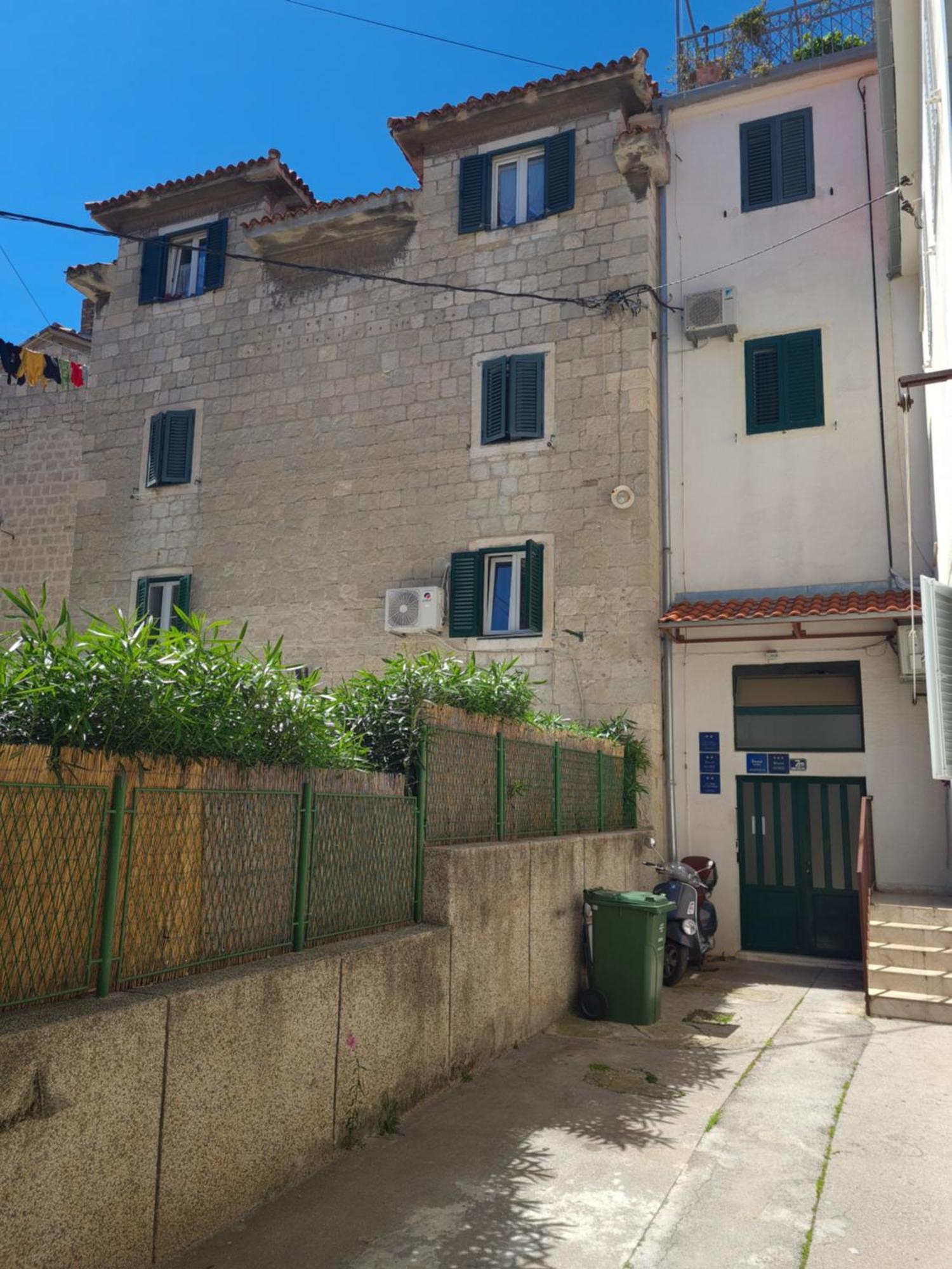 Private Room In The Center Of Split Bagian luar foto