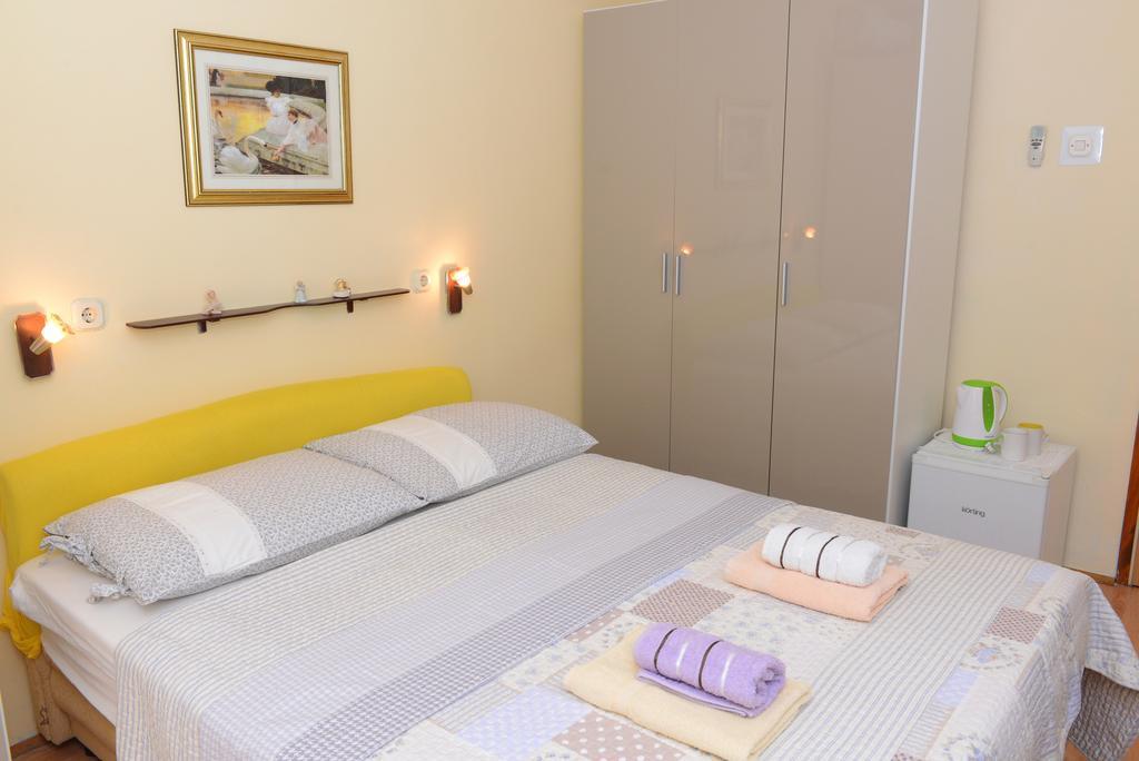 Private Room In The Center Of Split Bagian luar foto